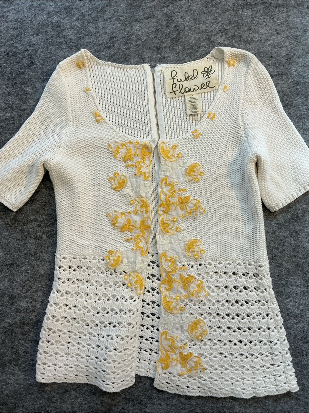 Field Flower White Knit Cardigan with Yellow Floral Embroidery Size S